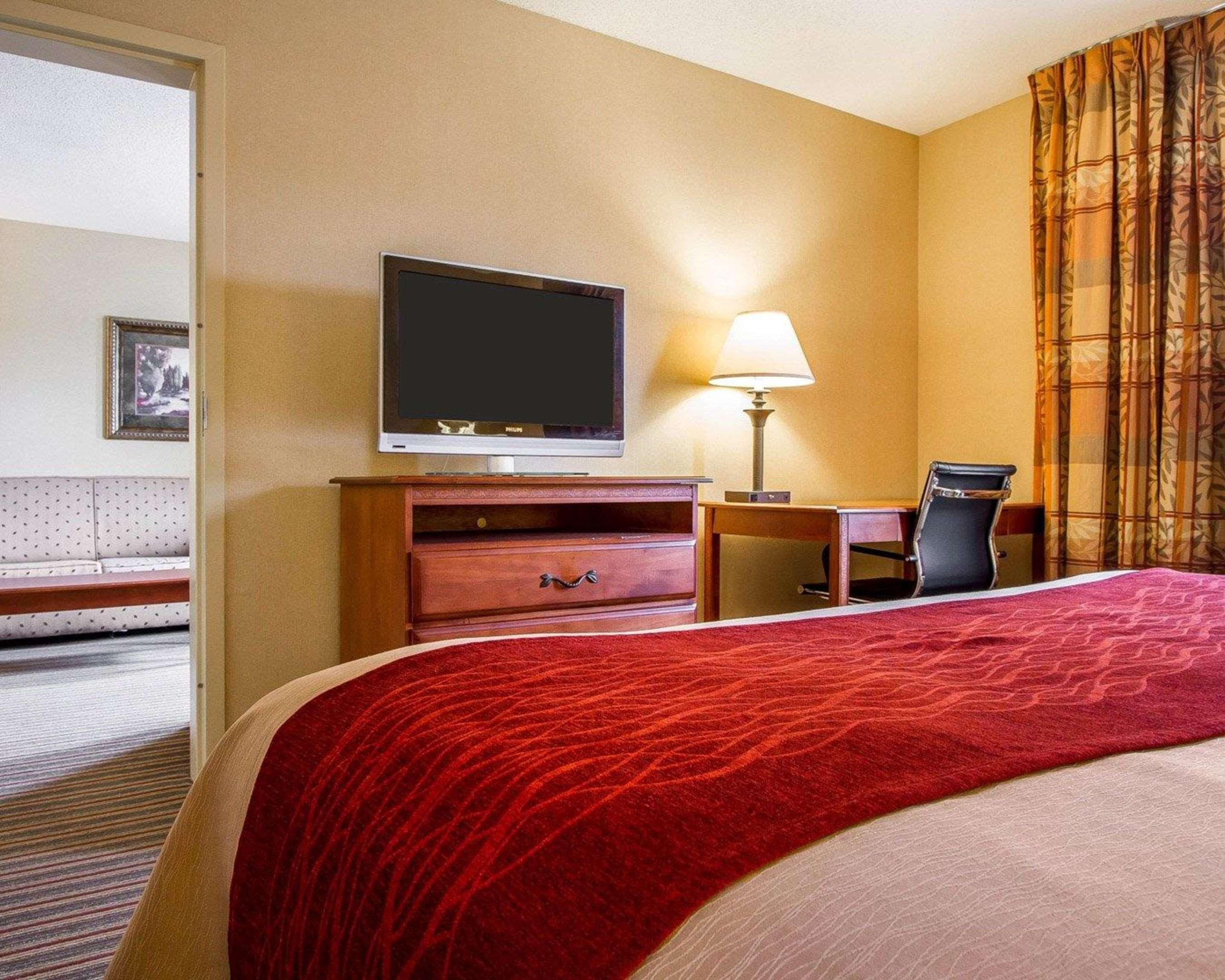 Comfort Inn & Suites Wilton Экстерьер фото