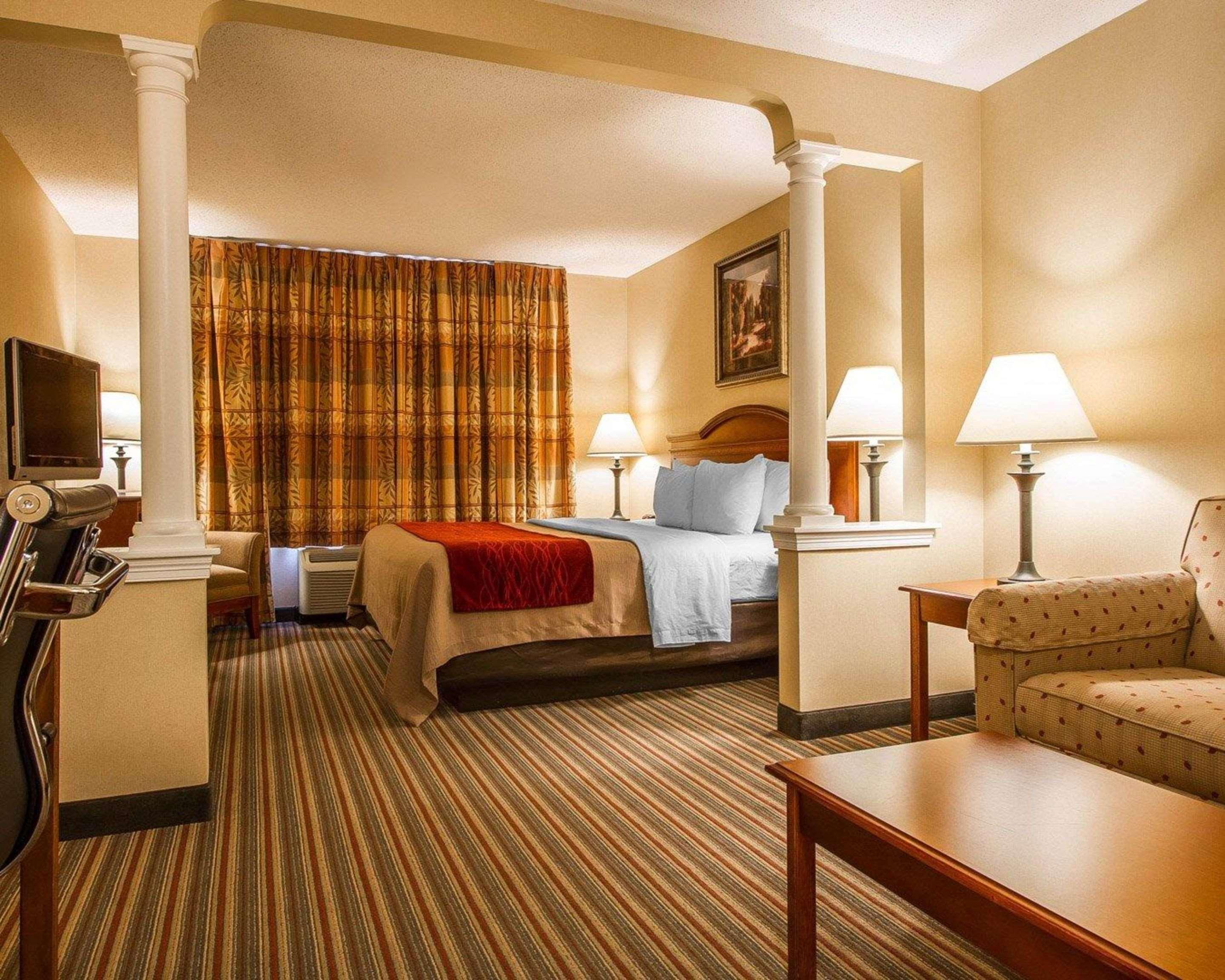 Comfort Inn & Suites Wilton Экстерьер фото