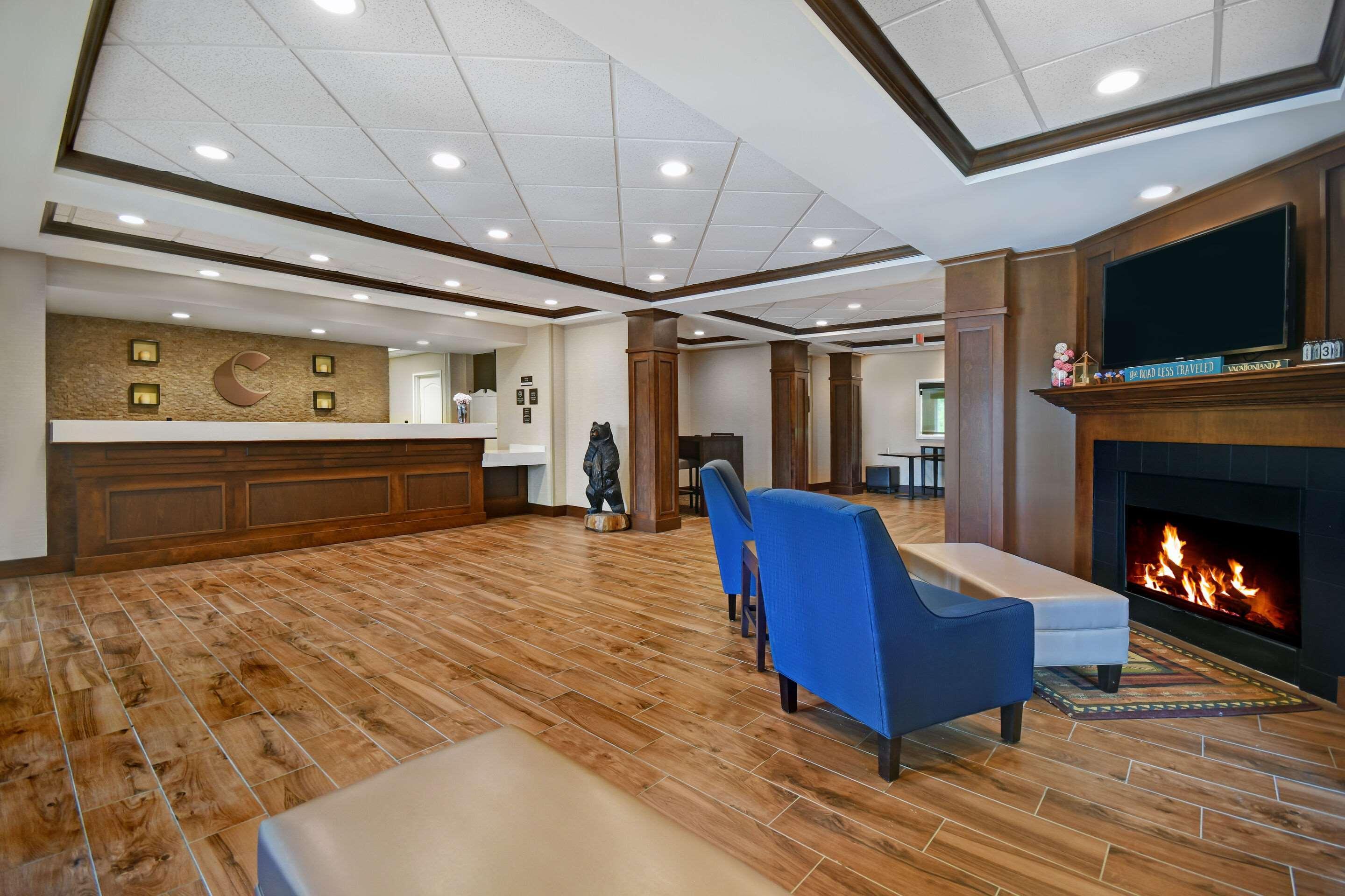 Comfort Inn & Suites Wilton Экстерьер фото