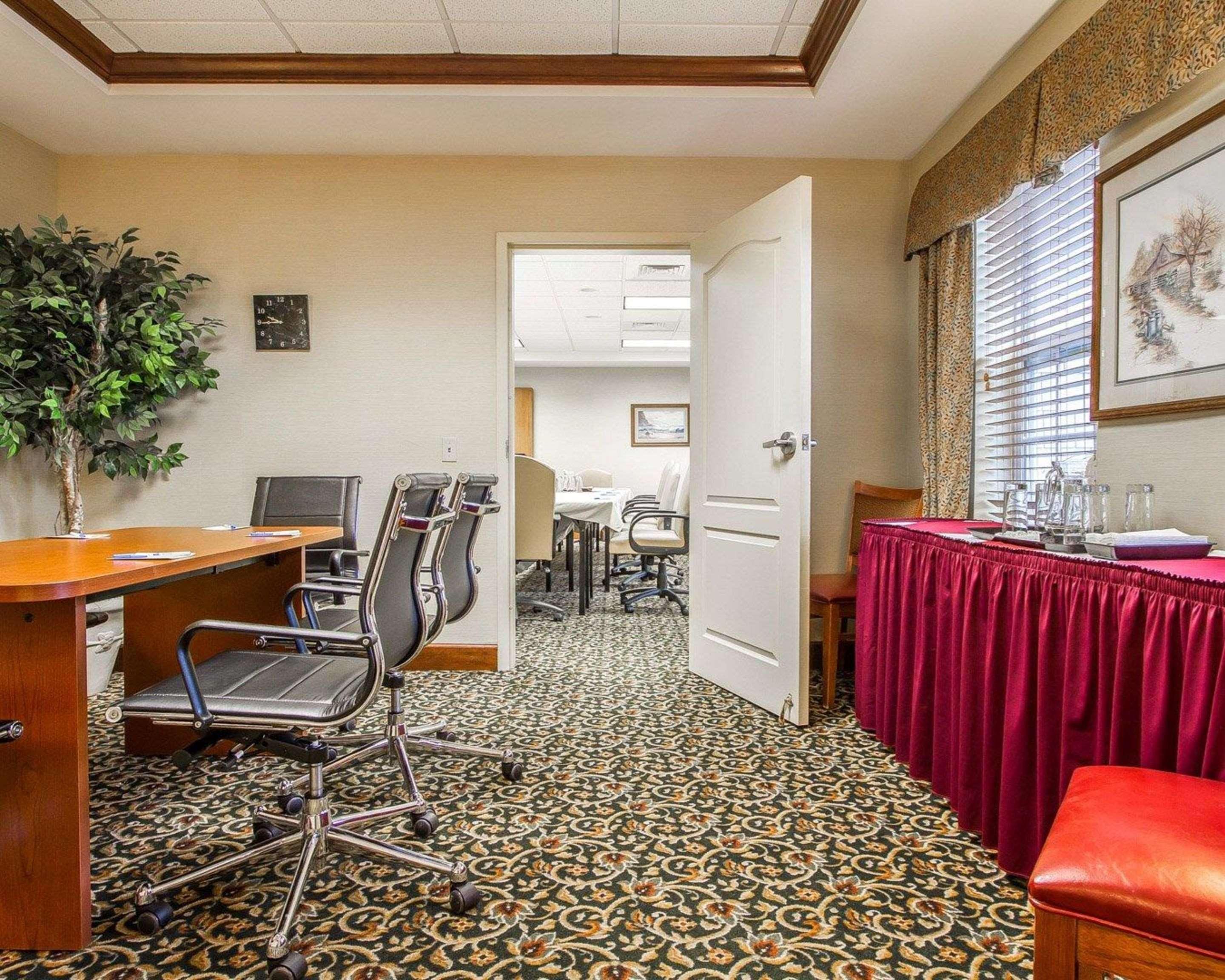 Comfort Inn & Suites Wilton Экстерьер фото