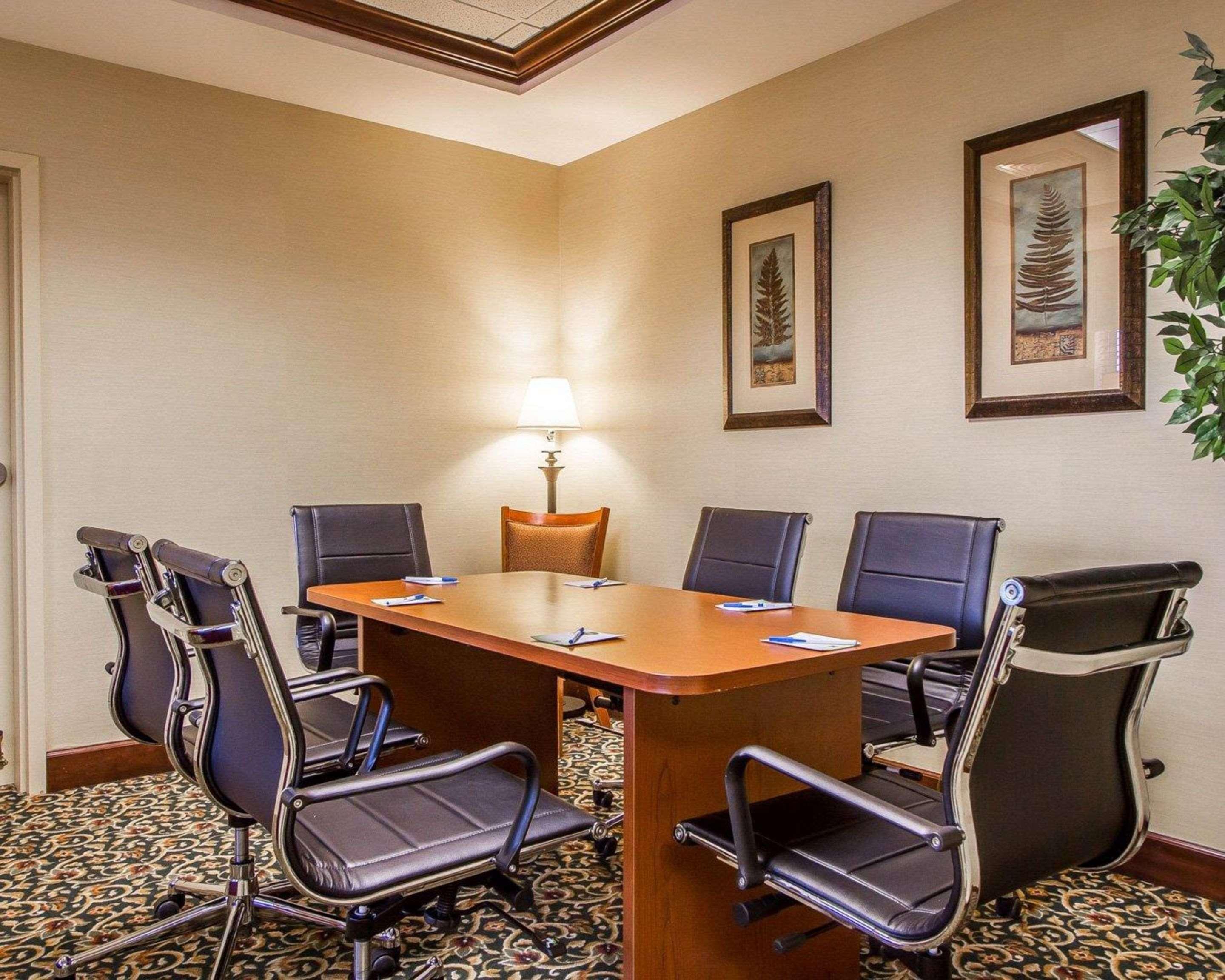 Comfort Inn & Suites Wilton Экстерьер фото