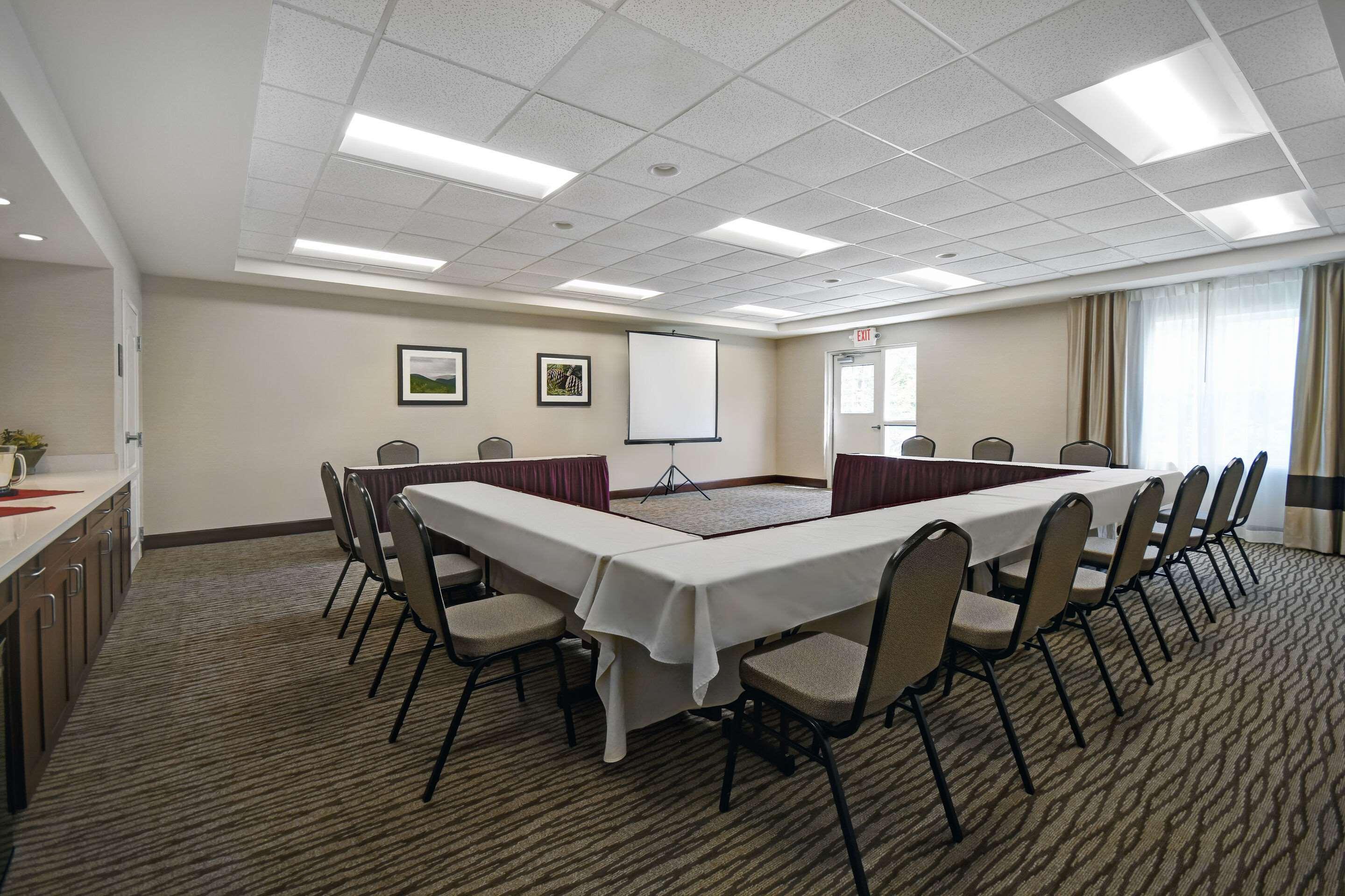 Comfort Inn & Suites Wilton Экстерьер фото