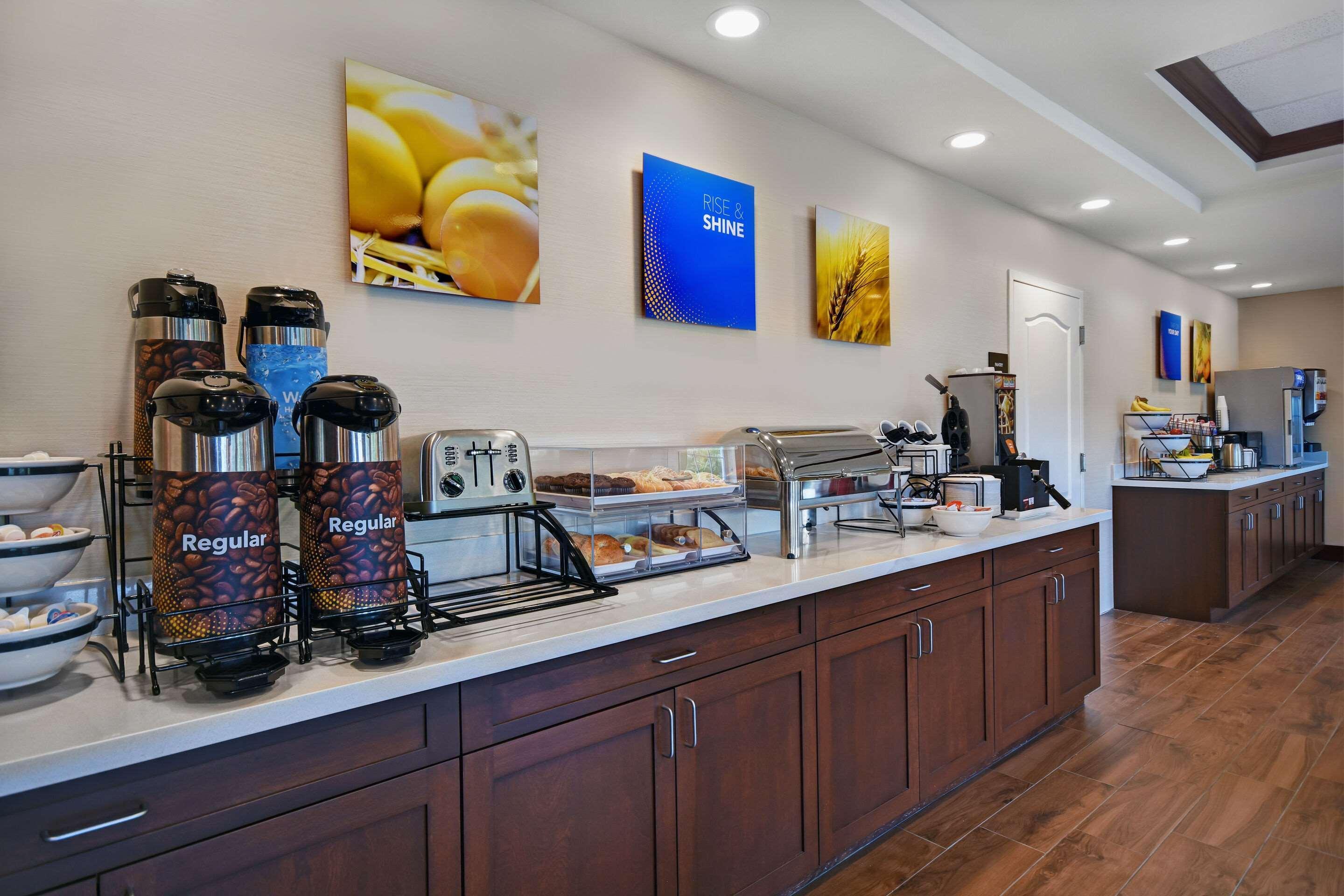 Comfort Inn & Suites Wilton Экстерьер фото